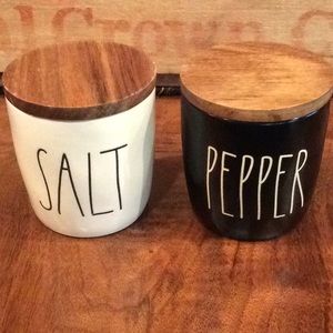 NWOT Rae Dunn Salt & Pepper Cellars